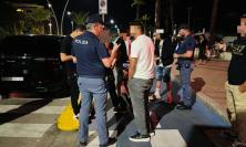 Civitanova, controlli movida: zuffa in uno chalet per una collanina e giovane colpito da un pugno