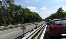 Superstrada, altro incidente in mattinata nello scambio di carreggiata: code chilometriche