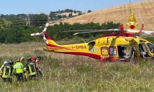 Pollenza, frontale tra furgoni: strada chiusa e due feriti. Interviene l'eliambulanza