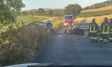 Macerata, frontale tra due auto in via Acque Salate: due feriti trasportati in ospedale