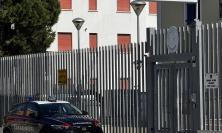 Porto Recanati, 40enne si schianta con l'auto e rifiuta l'alcoltest: aveva la patente scaduta da 5 anni