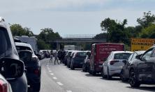 Incidente in superstrada direzione Civitanova, traffico in tilt tra Corridonia e Morrovalle