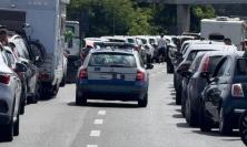 Superstrada, nuovo incidente nel tratto dei lavori tra Piediripa e Morrovalle: traffico in tilt