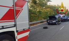 Tolentino - strike tra tre auto sulla Superstrada 77, otto persone coinvolte