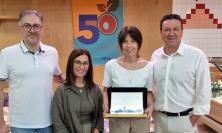 Tolentino celebra i 50 anni del Supermercato Mercurio: consegnata targa