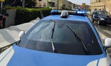 Civitanova, rissa sulla spiaggia libera: volano pugni tra due uomini. Uno fugge l'altro resta ferito