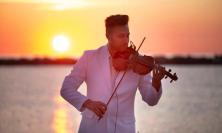 Porto Potenza, appuntamento all'alba: violino, pianoforte e danza sulla spiaggia