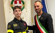 Matelica, il giovane vigile del fuoco Diego Ricci ricevuto in Municipio dal sindaco Cingolani