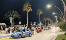 Civitanova, si aggira tra le auto sul lungomare e prova ad aprirle: 39enne denunciato