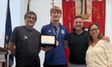 Remi Gagliardi bronzo europeo nel tennis: Tolentino celebra il giovane atleta