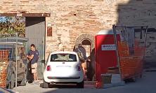 Auto della consigliera nel cantiere di via Berardi, il Comitato civico: “Il centro storico non è una riserva di caccia politica”