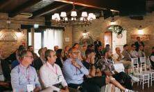 Dalla teoria alla dimostrazione in fabbrica: successo per l'evento sulle soluzioni di sovrastampaggio a Recanati
