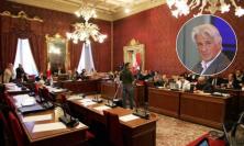 Macerata, Parcaroli va sotto in Consiglio: maggioranza spaccata sul portavoce. Ecco cosa è successo