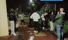 Montecassiano, caos alla bocciofila: 21enne tenta la fuga e aggredisce polizia e carabinieri