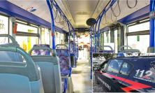 Penna San Giovanni, ruba il portafogli a uno studente sull’autobus: denunciato 56enne