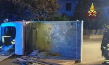 Matelica, scontro tra autocarro e vettura: autista estratto dalle lamiere e trasportato all'ospedale