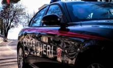 Ubriaco irrompe nell’hospice e mangia in cucina, operatrici barricate in una stanza. Denunciato 45enne