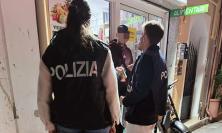 Alcol ai minorenni, nuova contestazione per un minimarket di Civitanova: denunciato il titolare