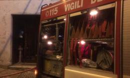 Cingoli, scoppia incendio in un appartamento: salvo l’inquilino, intervento dei Vigili del fuoco