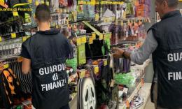 Maschere e giocattoli di Halloween non sicuri: maxi sequestro in provincia di Macerata