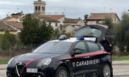 Lite tra due uomini, uno tira fuori un coltello: carabiniere fuori servizio evita il peggio