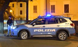 Civitanova, non si ferma all’alt e scappa per chilometri: 24enne arrestato dopo inseguimento e tuffo in mare