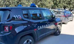 Sarnano, minaccia un operaio con una bottiglia rotta: denunciato 30enne