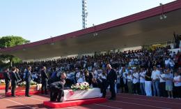Macerata si ferma per l'addio a Nicolas, Daniele e Giorgio: "Rimarrete la migliore gioventù" (FOTO)