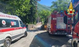 Ussita, malore in un cantiere: operaio soccorso sull'impalcatura e trasferito in ospedale
