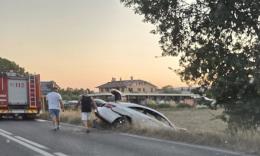 Potenza Picena, incidente sulla Regina: due auto fuori strada