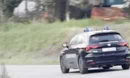 Treia, ubriaco al volante finisce fuori strada: 35enne denunciato  e patente ritirata
