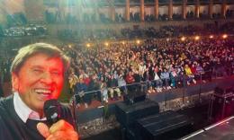 Gianni Morandi incanta lo Sferisterio: una notte da "eterno ragazzo"