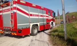 Porto Recanati, anziano cade sull'argine del fiume Potenza: recuperato dai Vigili del Fuoco