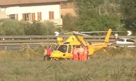 Incidente a Civitanova, scooter finisce fuori strada: interviene l'eliambulanza (FOTO)