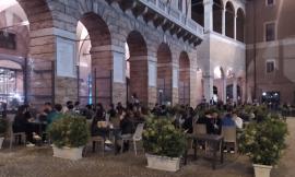 Macerata, si apre il primo week-end della fase 2: il centro si rianima sotto l'occhio attento dei carabinieri (FOTO)