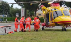 Macerata, travolta da un'auto mentre attraversa sulle strisce: donna trasportata a Torrette. È grave (VIDEO e FOTO)