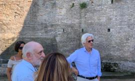 Macerata, Parcaroli in visita alle fonti: "Abbandonate e sommerse dalla vegetazione. Serve una svolta"