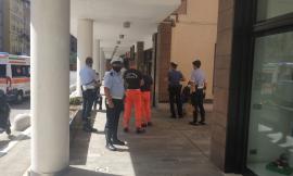 Macerata, si rifiuta di dare le proprie generalità: carabinieri e Polizia Locale sul posto (FOTO)