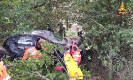 Appignano, finisce con l'auto in un dirupo: donna trasportata a Torrette in eliambulanza