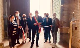 Recanati, nel segno di  Joseph Beuys: taglio del nastro per la mostra "Arte per il bene comune”