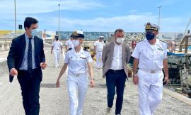 Civitanova, il presidente Acquaroli in visita al porto: si discute della messa in sicurezza