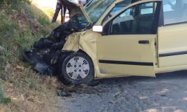 Recanati, perde il controllo dell'auto e finisce contro un albero: ragazza a Torrette (FOTO)