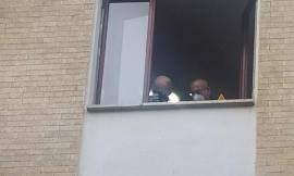 Macerata, bimba cade dal terzo piano: è fuori pericolo. Concluse le indagini