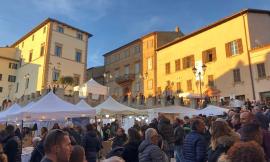 Monte San Martino, saperi e sapori della mela rosa: si chiude un'edizione da record