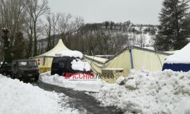 Pievebovigliana, crollano tensostrutture per la neve. Distrutta quella della Croce Rossa