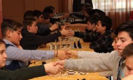 Giovani scacchisti si sfidano nel primo torneo post terremoto