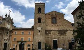 "Ci dia l'opportunità di assistere alla messa in latino anche nella Cattedrale di Macerata": l'appello di un fedele al Vescovo