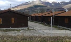 Vergogna infinita: tra Foligno e Camerino decine di case e casette in legno costruite dopo il sisma del '97 abbandonate da anni