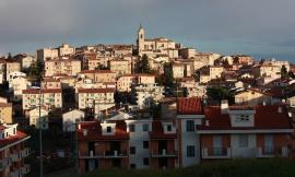 Tutta Monte San Giusto in coro: "Siamo dalla parte del nostro carabiniere"