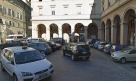 Macerata, rimozione gru in Piazza Vittorio Veneto e Vicolo dell’Abbondanza